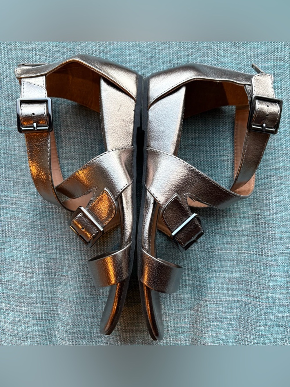 Euro Soft 1.5” Wedge Gladiator Sandal in Pewter Faux-Leather w Back Zip (Sz 10) - Picture 8 of 11